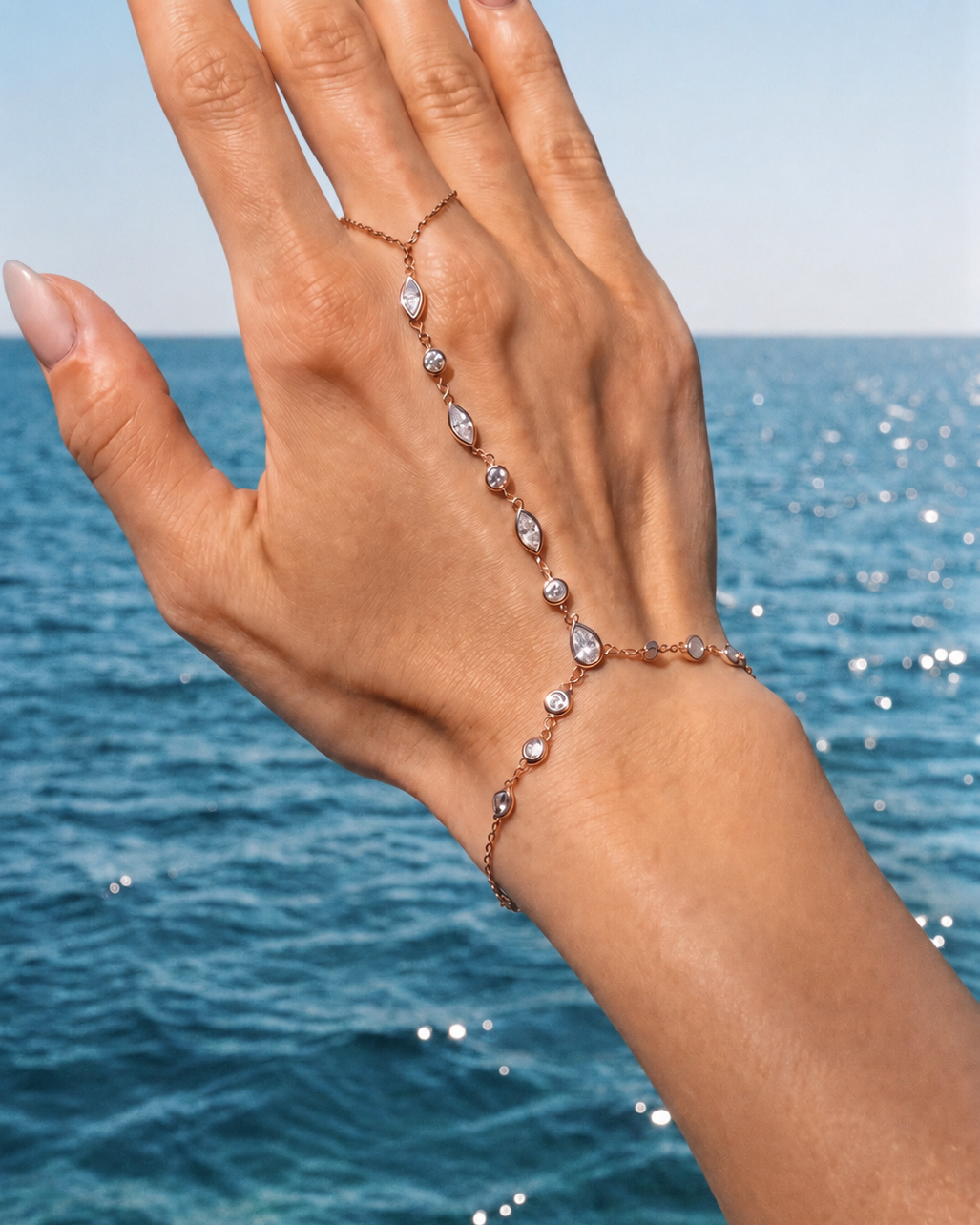 De Aurelia Hand chain - rose gold