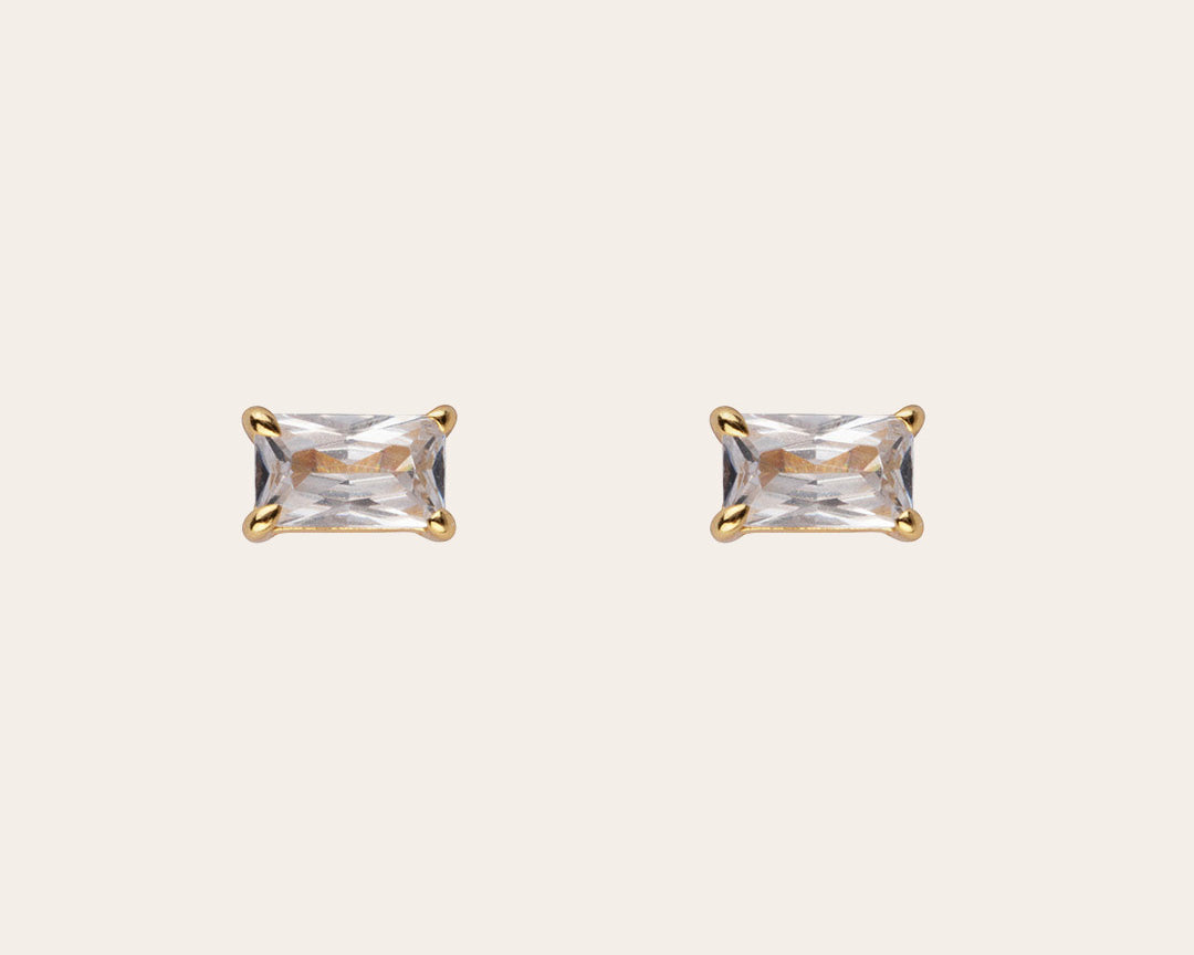 Essential baguette diamond stud earrings